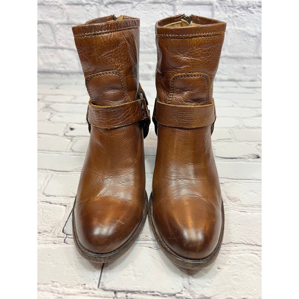 🔥SALE! FRYE Tabitha Harness Boot Short Back Zip Cognac Leather size 8.5 3477 944 - Picture 5 of 8